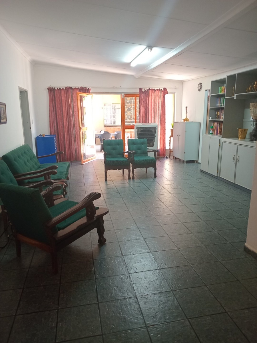 5 Bedroom Property for Sale in Bloemhof North West